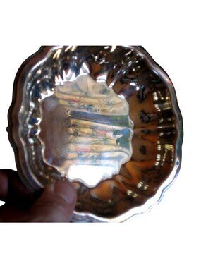 Silver-Plated Bowl By Wm A Rogers Scalloped Edges Elegant Decorative 5.5"